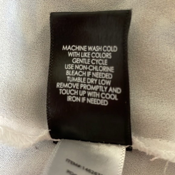 Torrid Women's White Lightweight Blouse. Good Condition. Size 3. - Picture 7 of 8